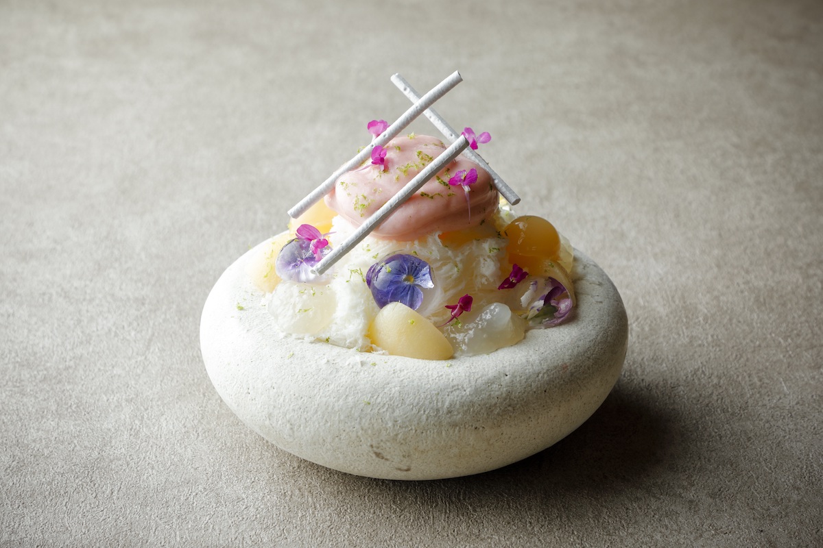 「夏 麓 氷 白桃」4048円