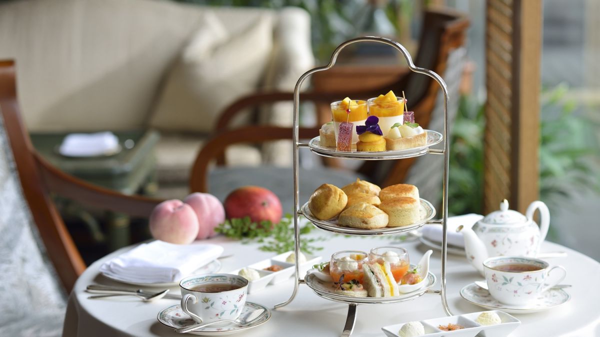 【ホテル椿山荘東京】夏フルーツの代表格であるピーチとマンゴーをぜいたくに使用！「ピーチ＆マンゴーアフタヌーンティー」