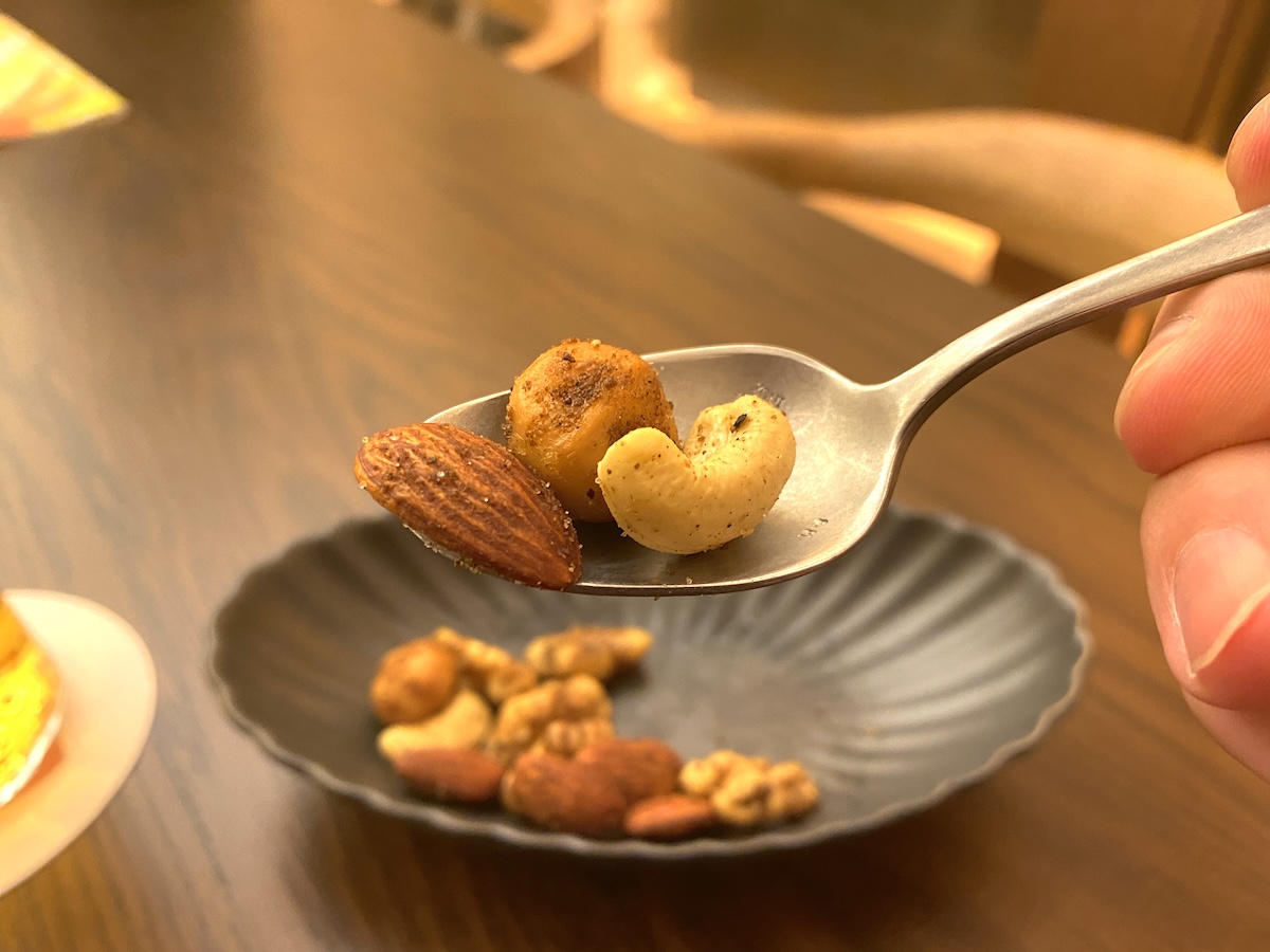 「スパイシーミックスナッツ」は通常価格400円