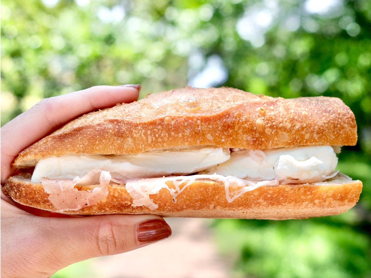 「生ハムとクリームチーズ」500円