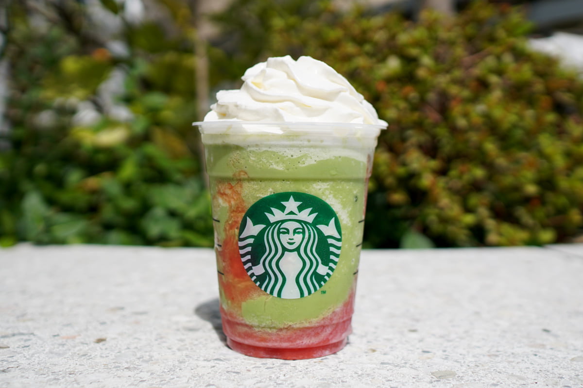 「抹茶 イチゴ クリーム フラペチーノ®」Tallサイズのみ 678円(持ち帰り)、690円(店内利用)