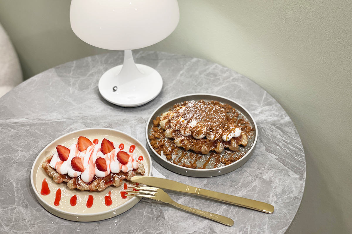 （左から）「いちご」「ロータス」980円