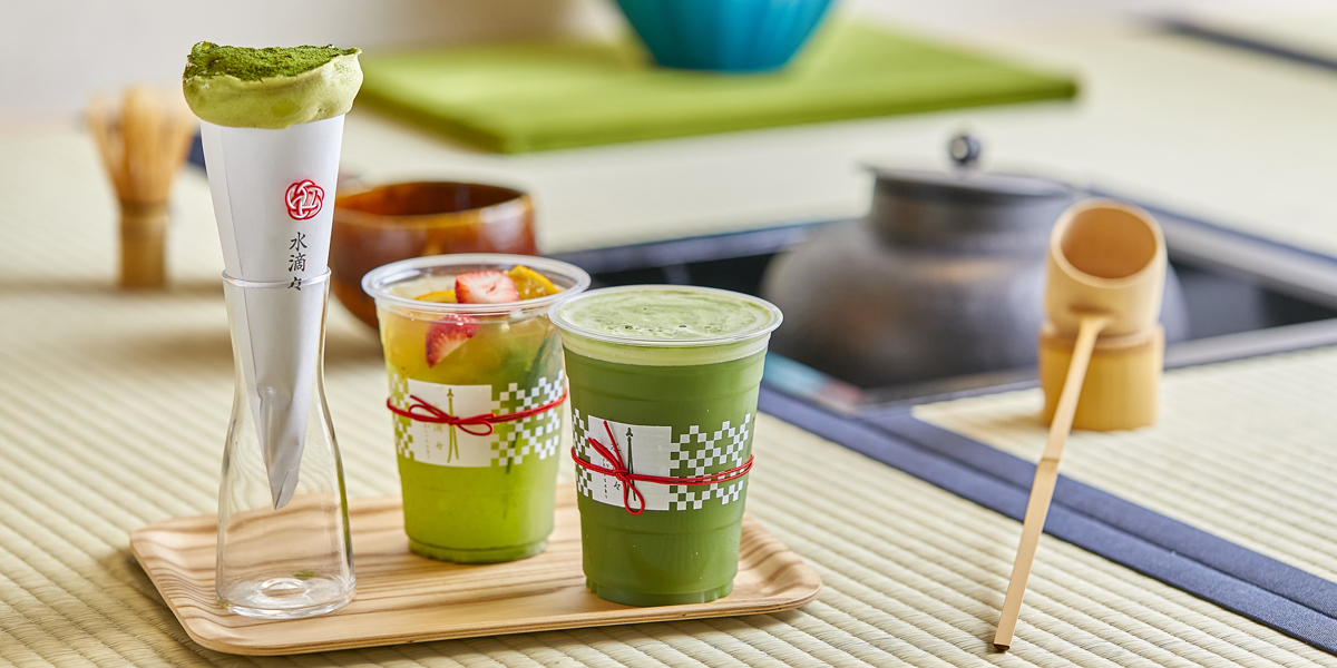 左から「抹茶ティラミスクレープ」700円、「八女茶+オレンジ+ディル」750円、「元祖抹茶ビール」800円