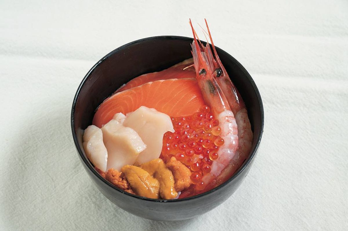 朝市の味処 茶夢「五色丼」1850円