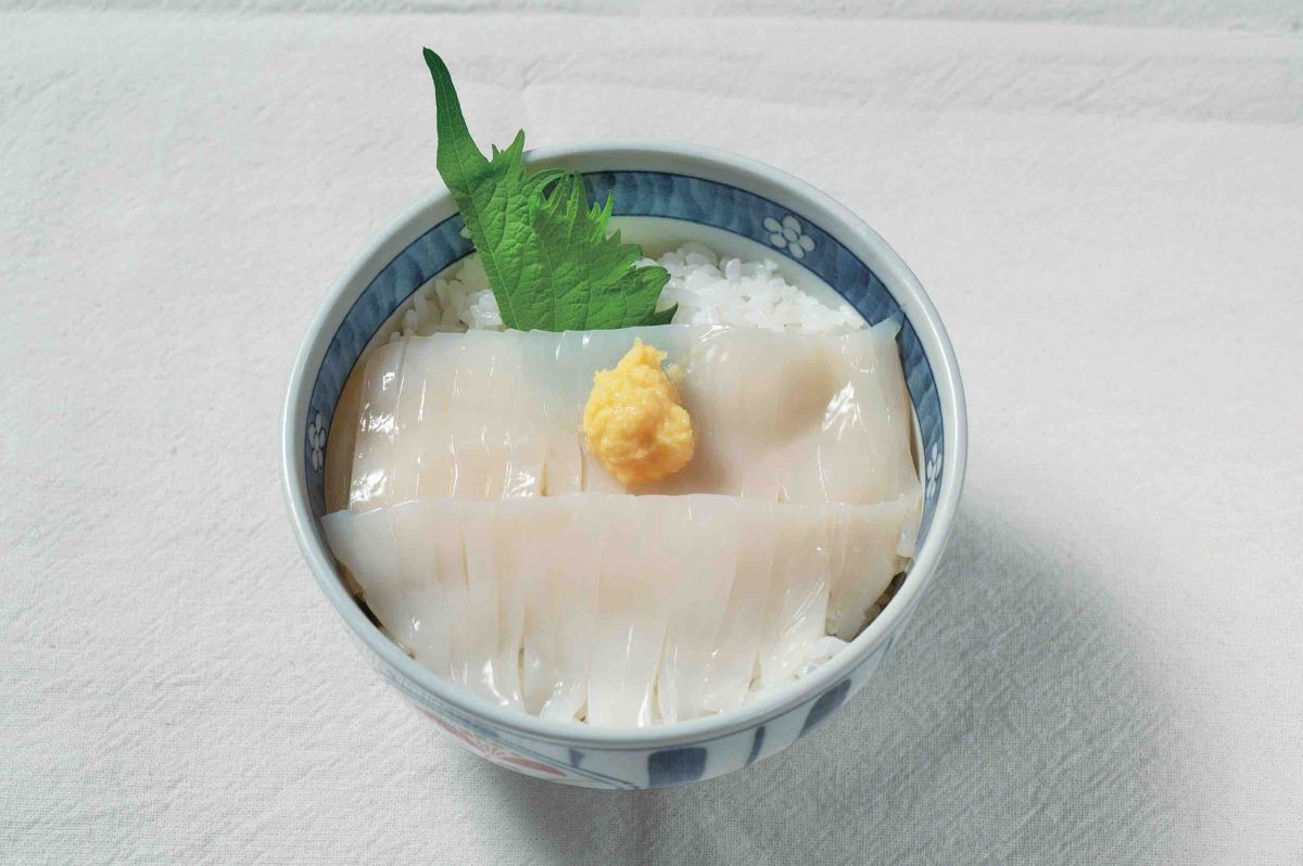 朝市食堂二番館「イカ刺丼」550円