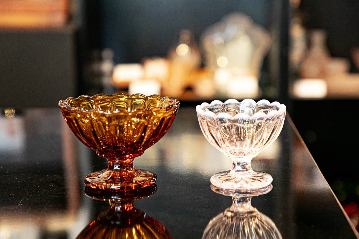 （写真左から）「雪の花フラッペ 」2200円、「雪の花ミニフラッペ」2090円