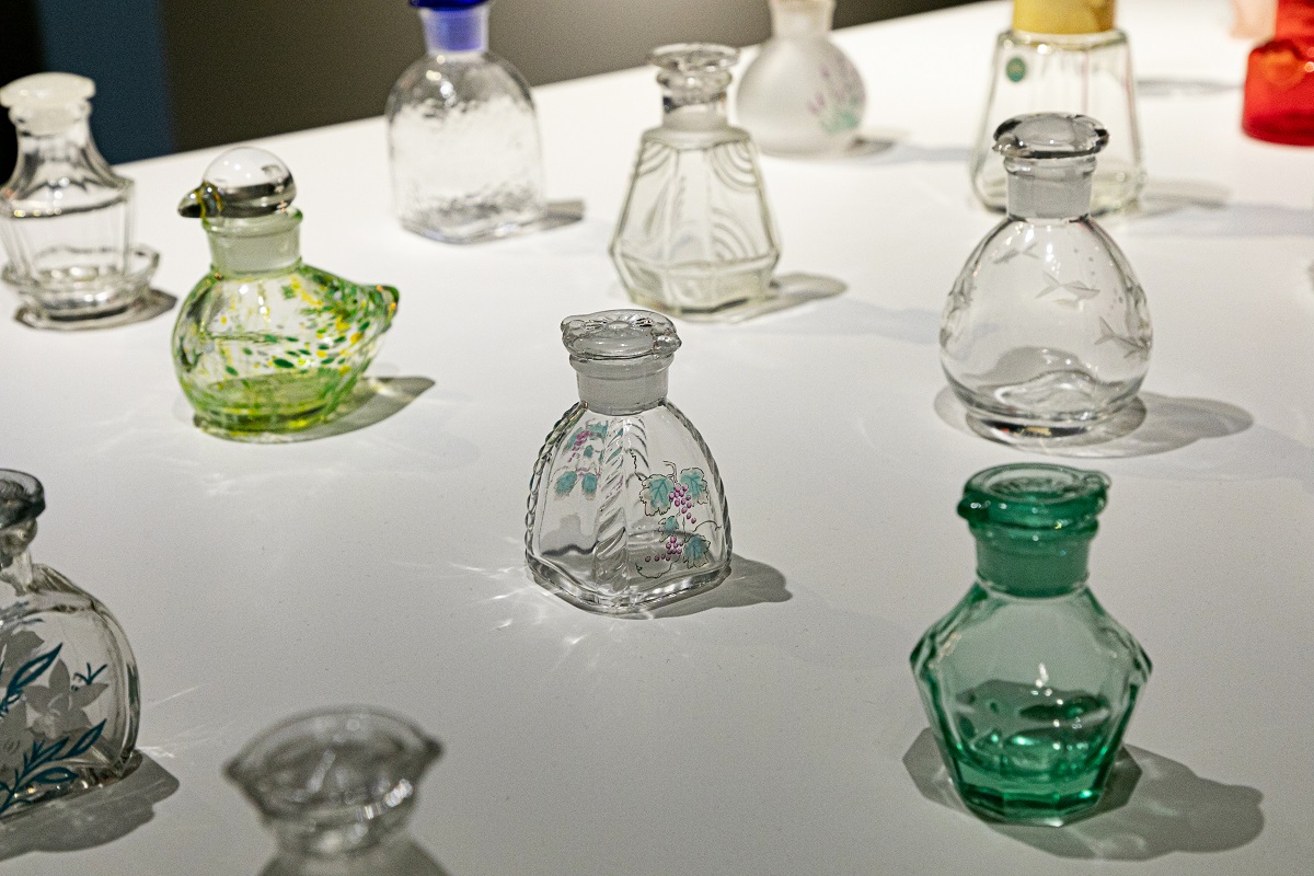 ガラスは陶器などと比べて密閉性に優れているため、長期保存に適している