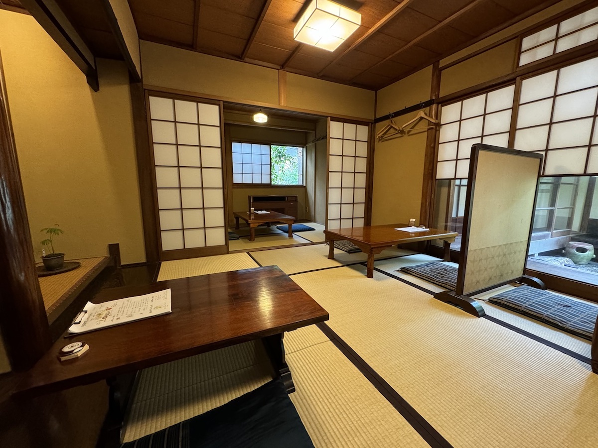座敷席