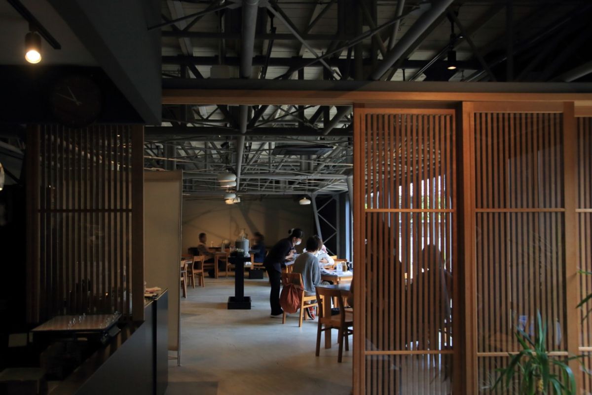 店内利用の場合は別途カフェメニューのワンオーダーが必要