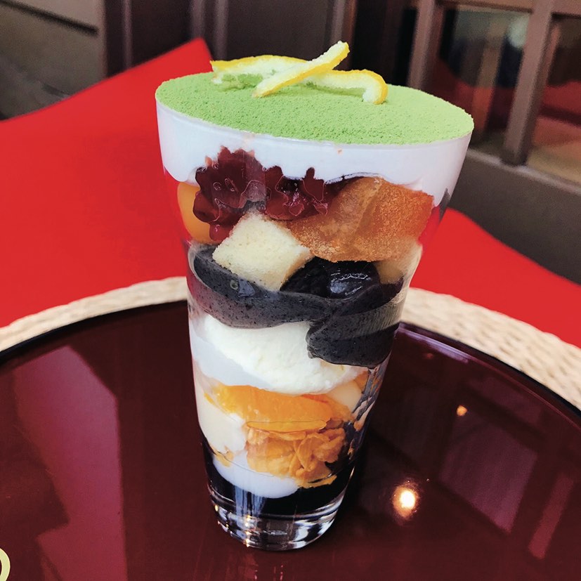 黒ごまプリンのパフェ　奈良屋　喫茶去　スイーツ