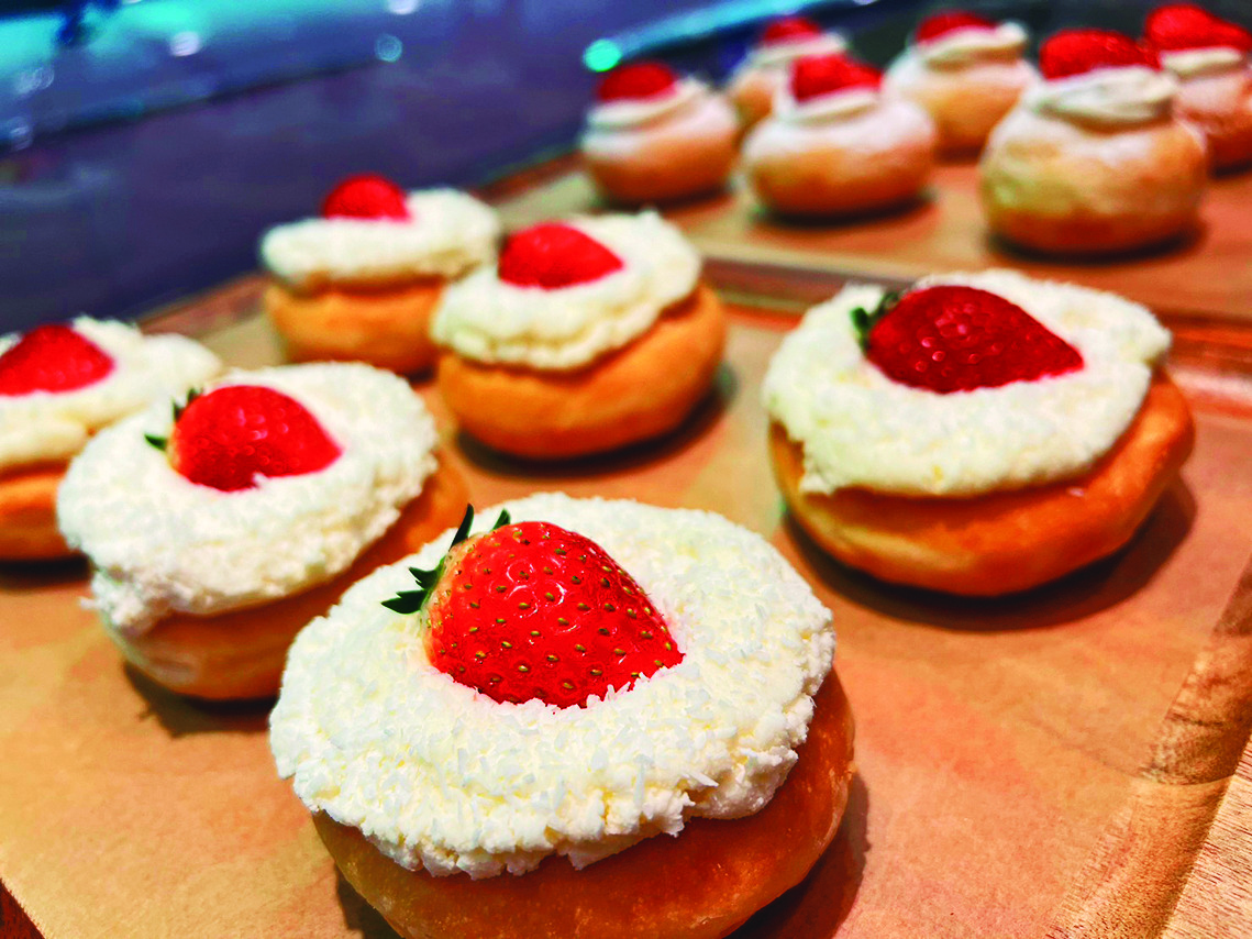 とちおとめバター（352円）　販売期間/通年