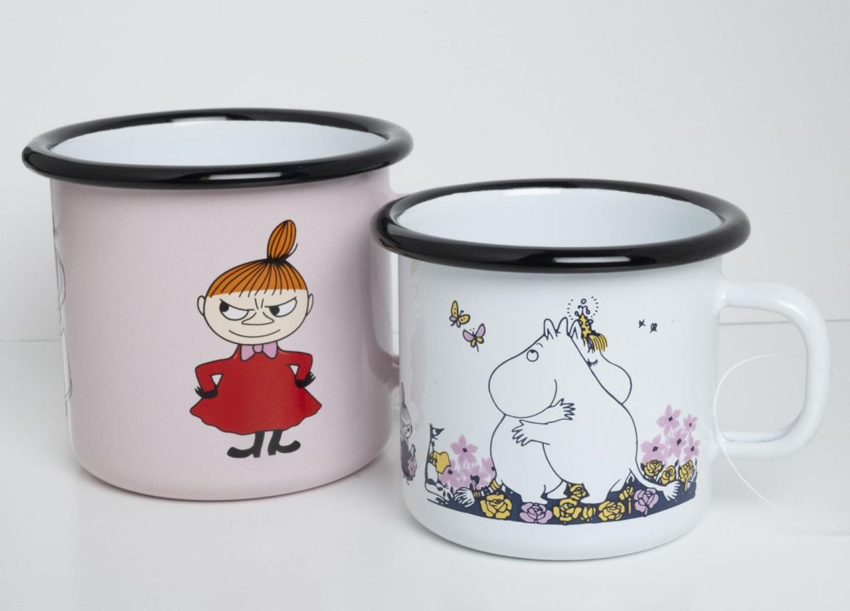 マグカップ（大）15.90€、（小）13.90€ 