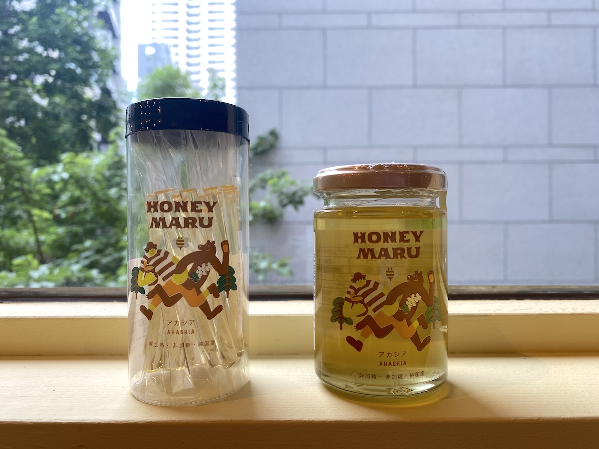 「アカシアはちみつ」スティック2300円、ビン2160円