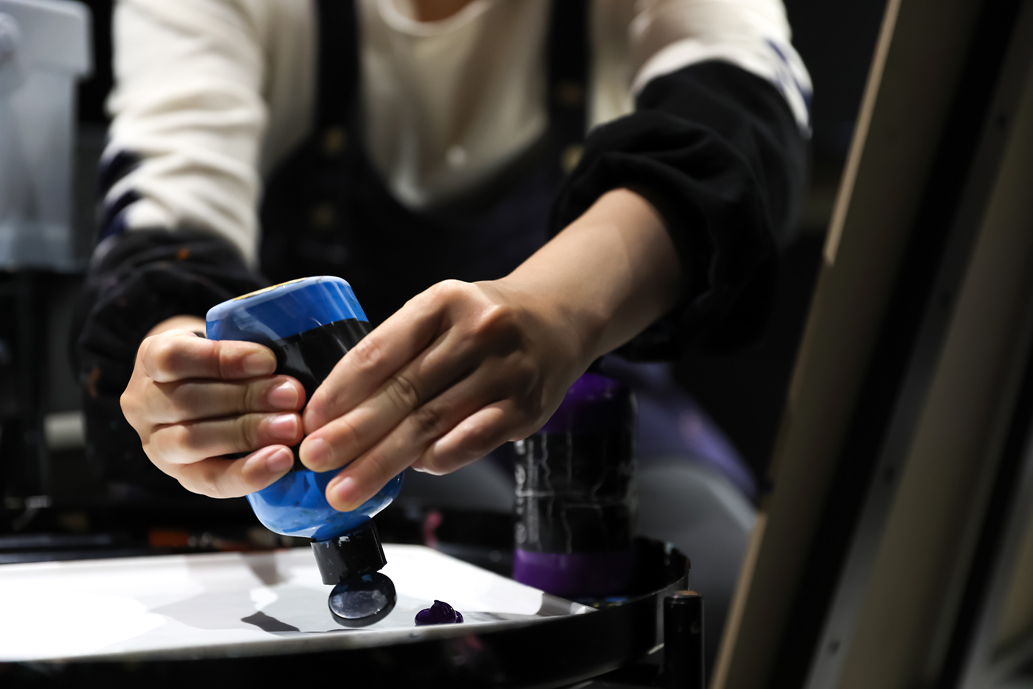 久しぶりに絵具を扱う人には懐かしい作業