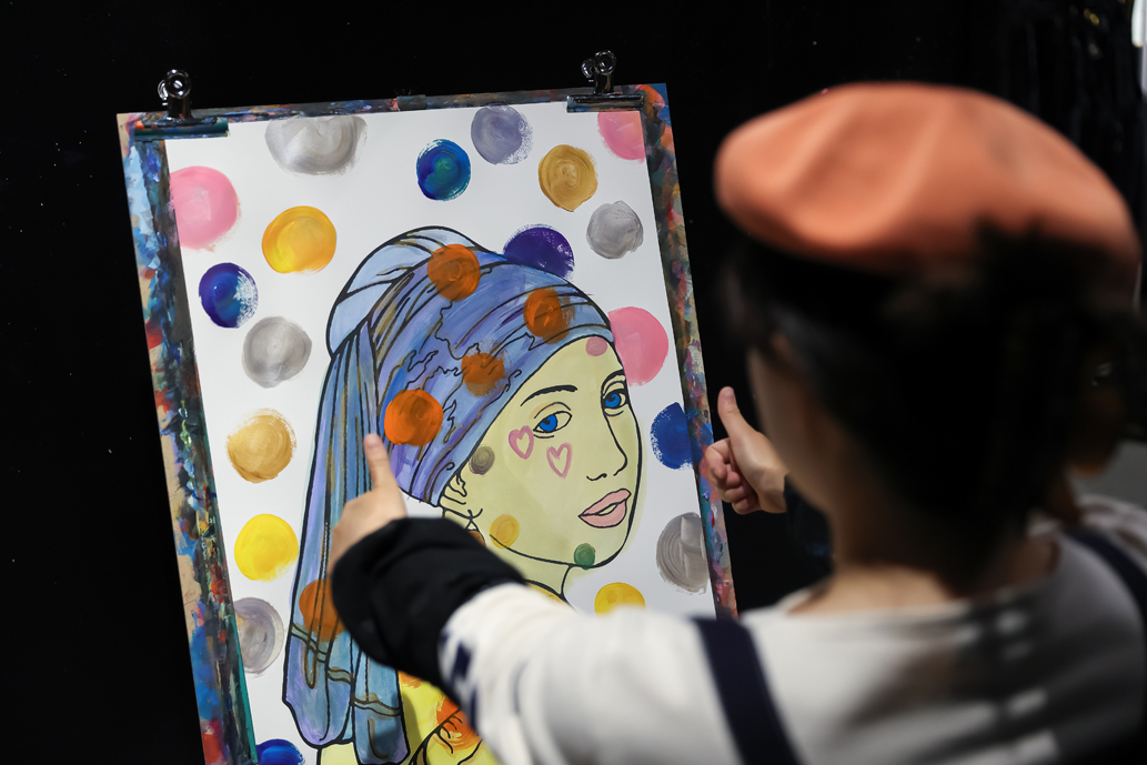 自由な世界感でオリジナリティあふれる一枚を