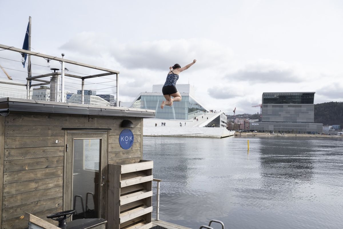 2回目、3回目になると建物の上から飛べるように