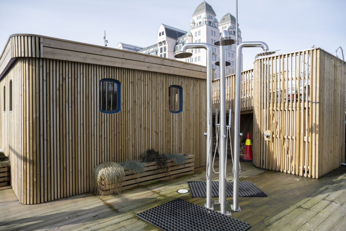 海に抵抗がある人は、冷水シャワーをどうぞ