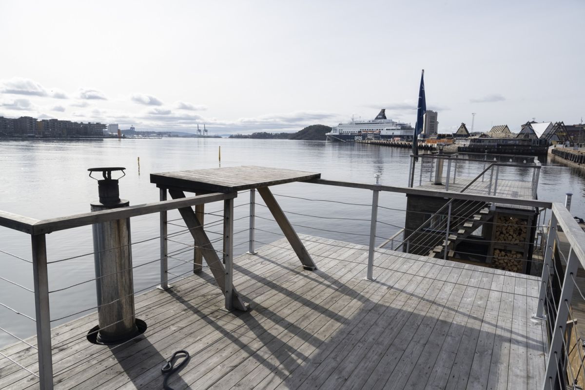 サウナ小屋の屋上。ここで涼むだけでも最高！