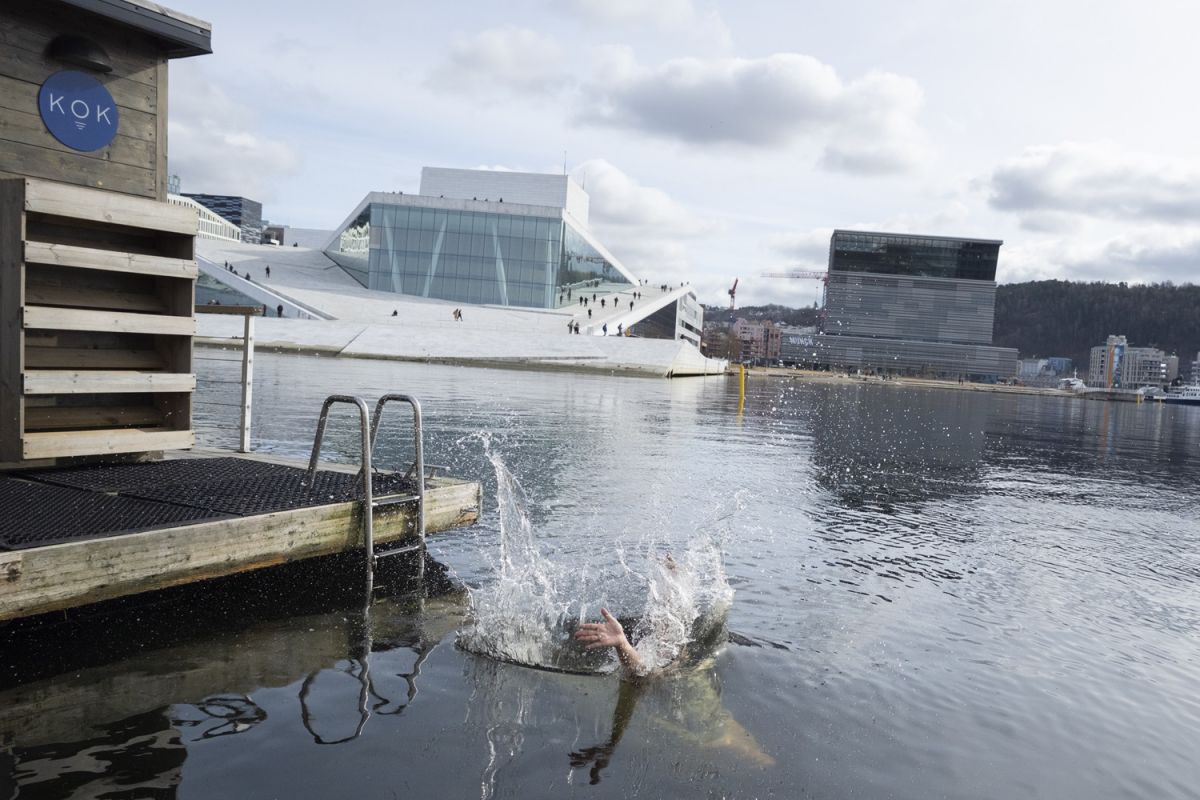 ラダーを使うより勢いよく飛びこむのがおすすめ