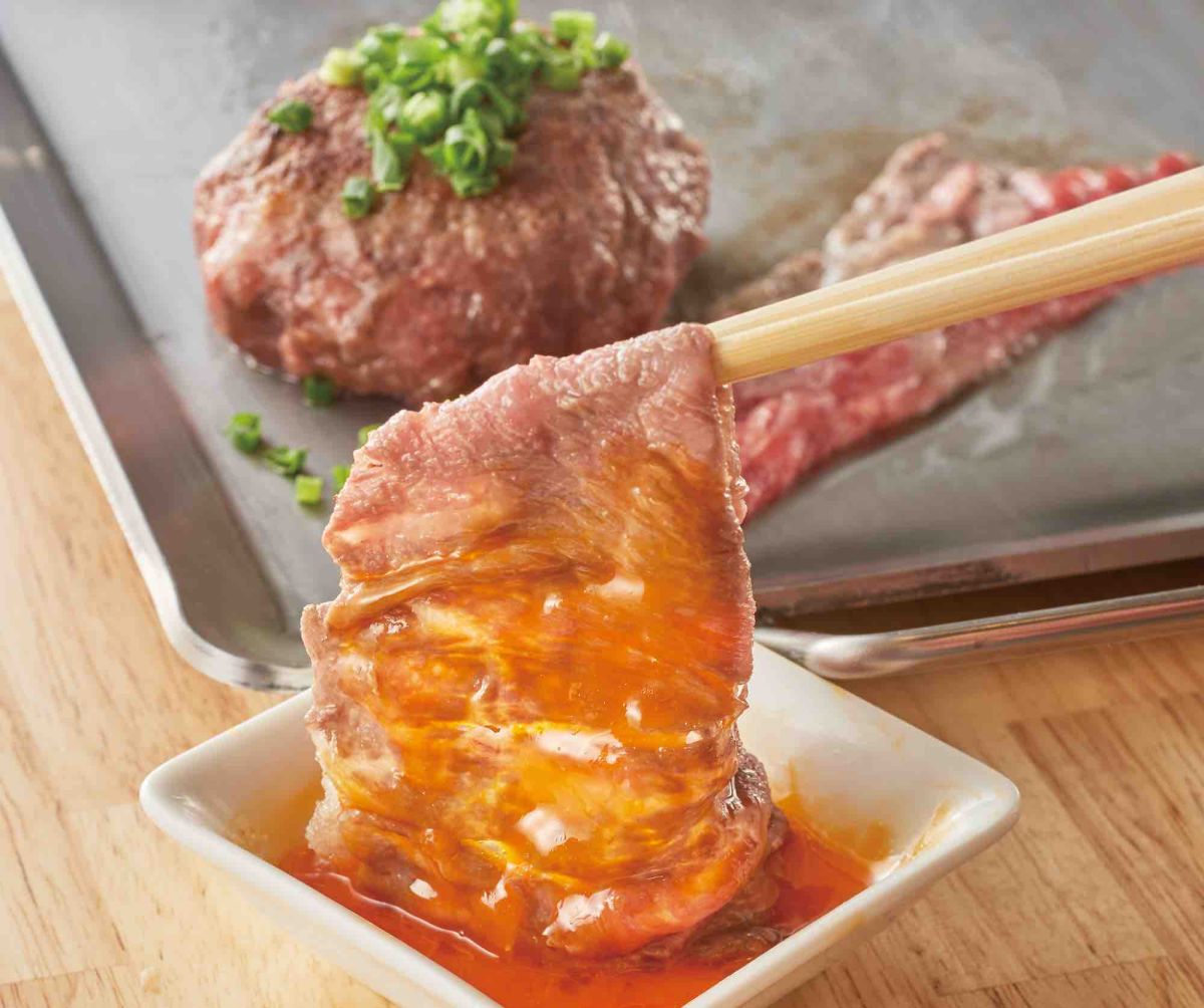 「和牛サーロイン焼きすき50gと花より、ハンバーグ」Sサイズ120g2090円〜