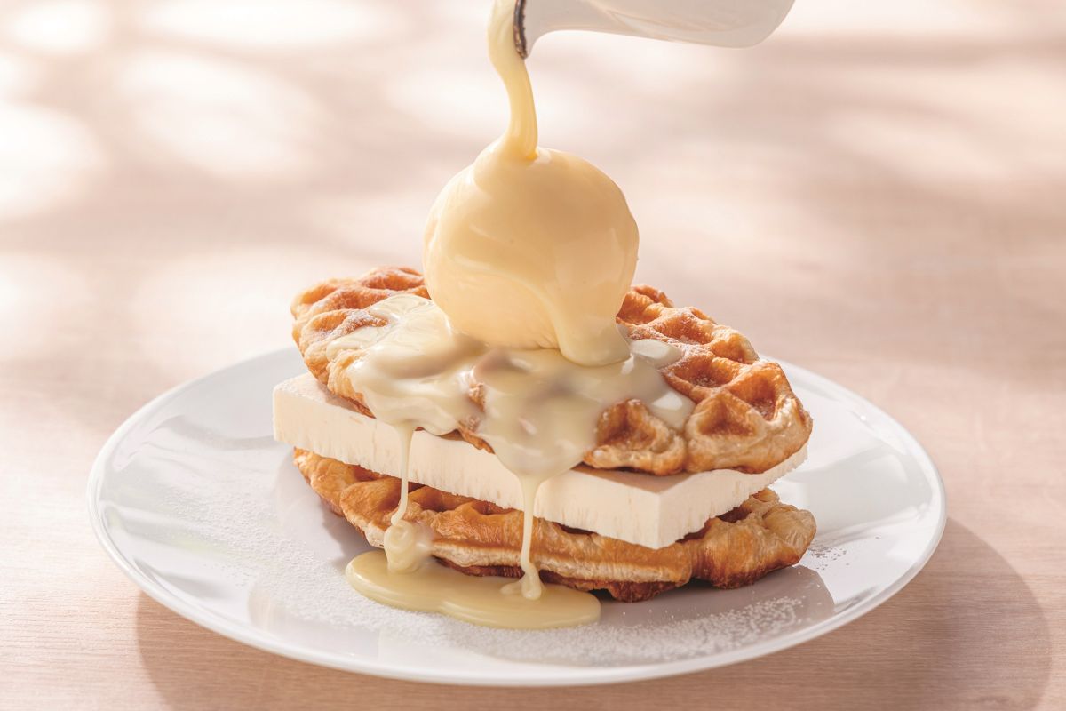 「クロッフルニューヨークチーズケーキスイートサンドイッチ」1800円