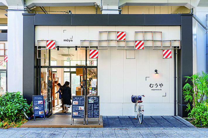 隅田公園の目の前にあり、小腹が空いたら軽食やドリンクをすぐに買いに行ける