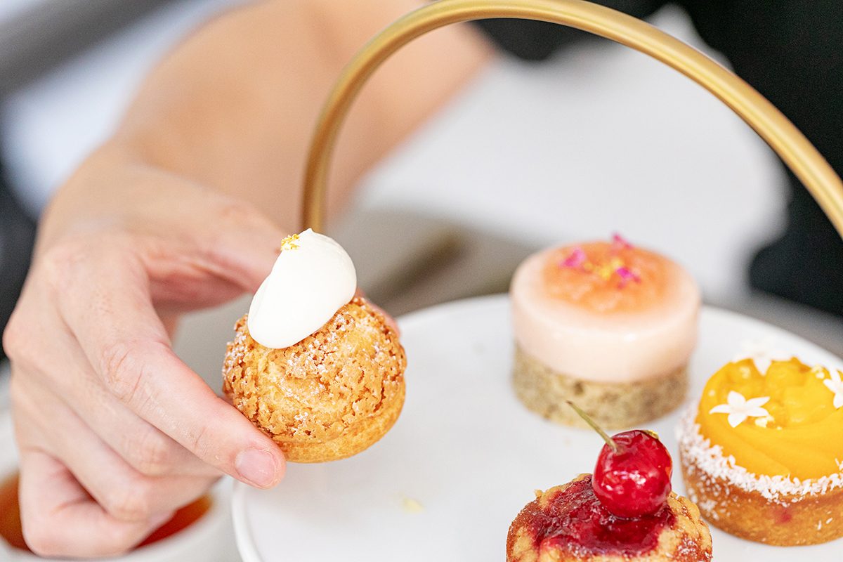 「パッションフルーツのシューアラクレーム」