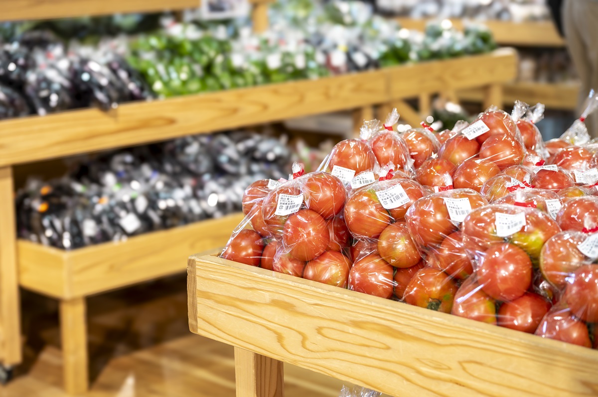 朝採れはじめ、旬の野菜が揃う