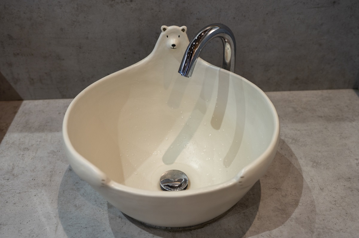 イートインコーナーにある笠間焼のシンク