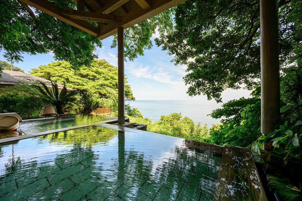 「碧海」の檜風呂