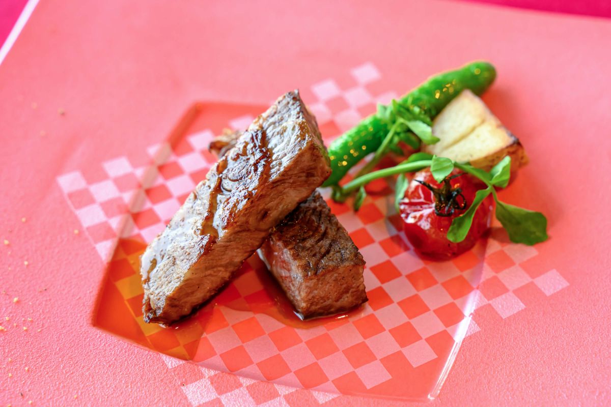 写真は「黒毛和牛リブロース」