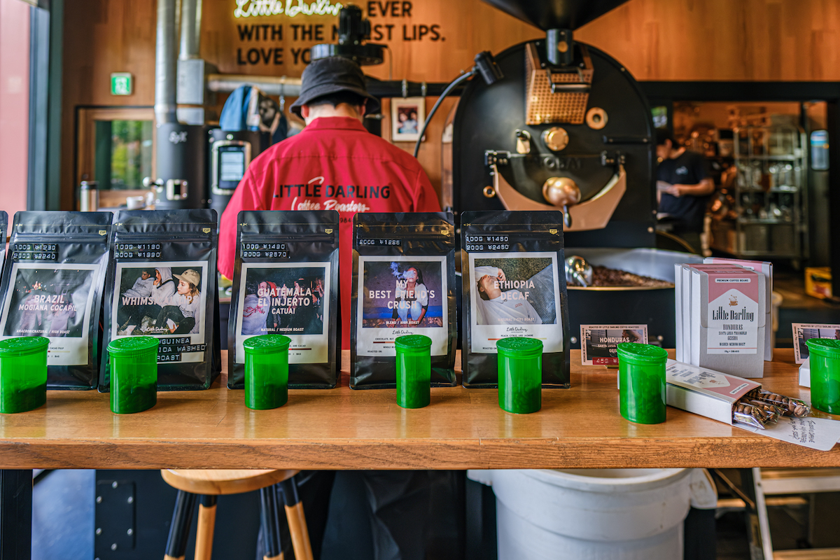 もちろんコーヒー豆の購入も可能。おすすめはブラジル産「BRAZIL 100g」720円