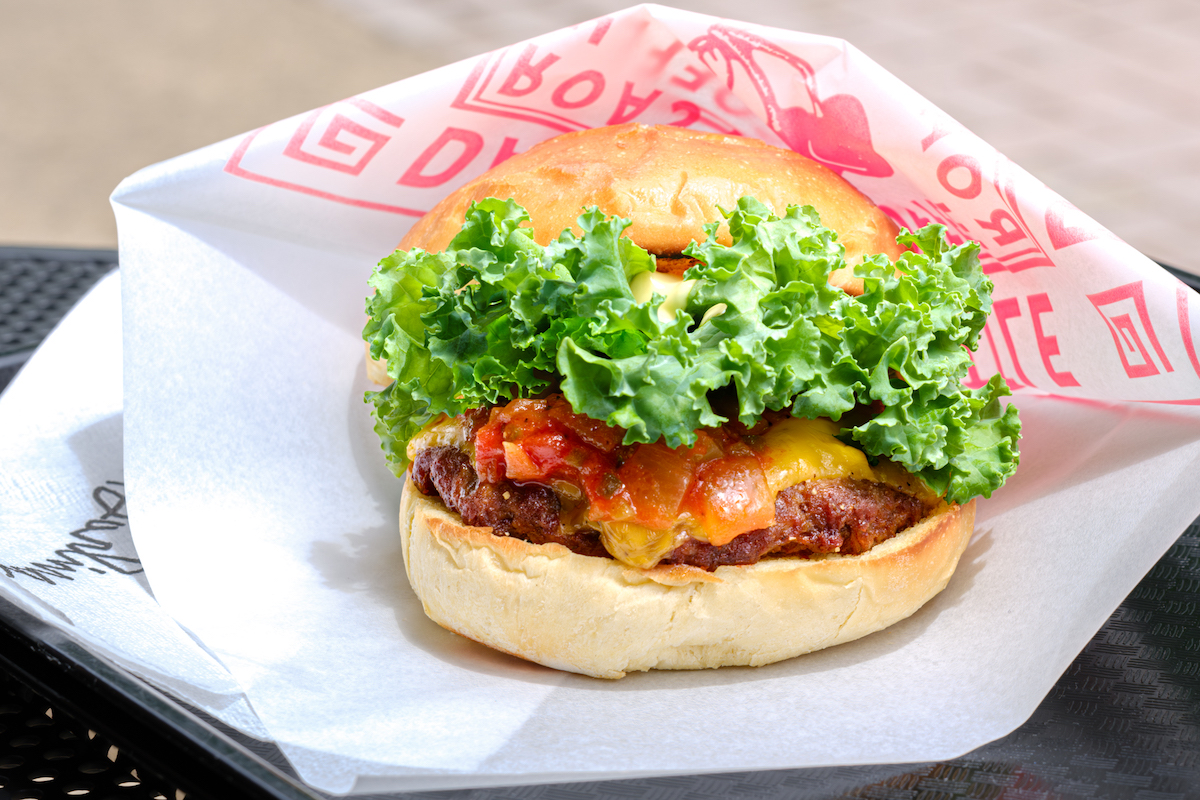 ちょうどいいサイズ感のバーガーもおすすめ