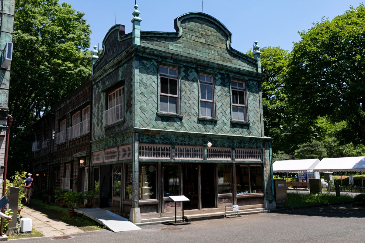 神保町にあった「丸二商店（荒物屋）」