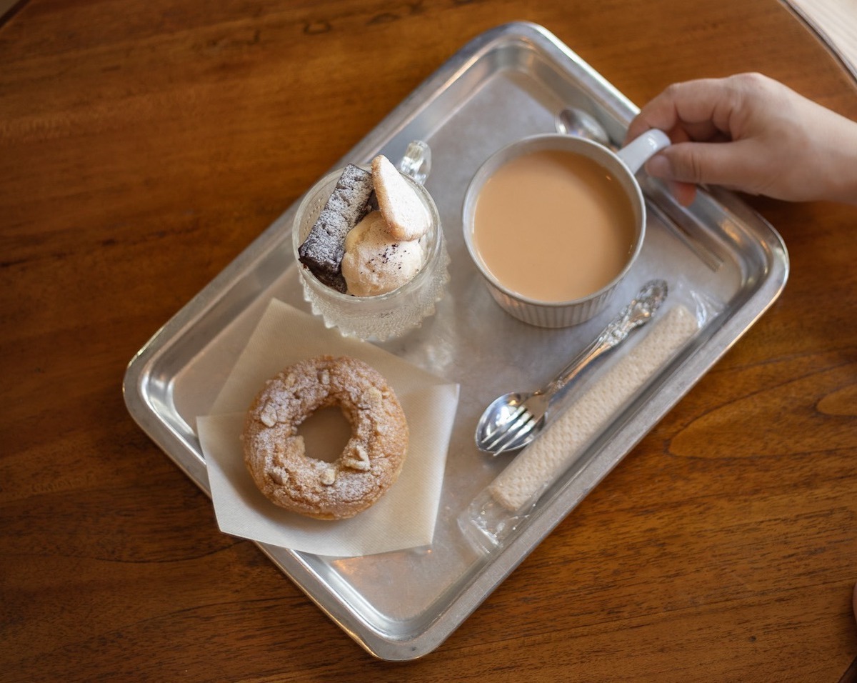 「ミニパフェとドリンクセット」850円　※選べるドーナツ1個付きは950円