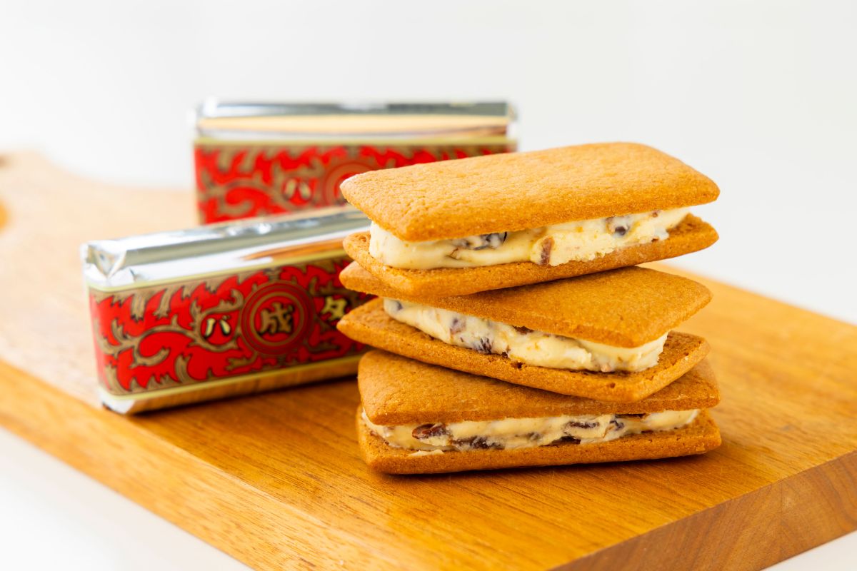 六花亭マルセイバターサンド1個150円（賞味期限約10日）