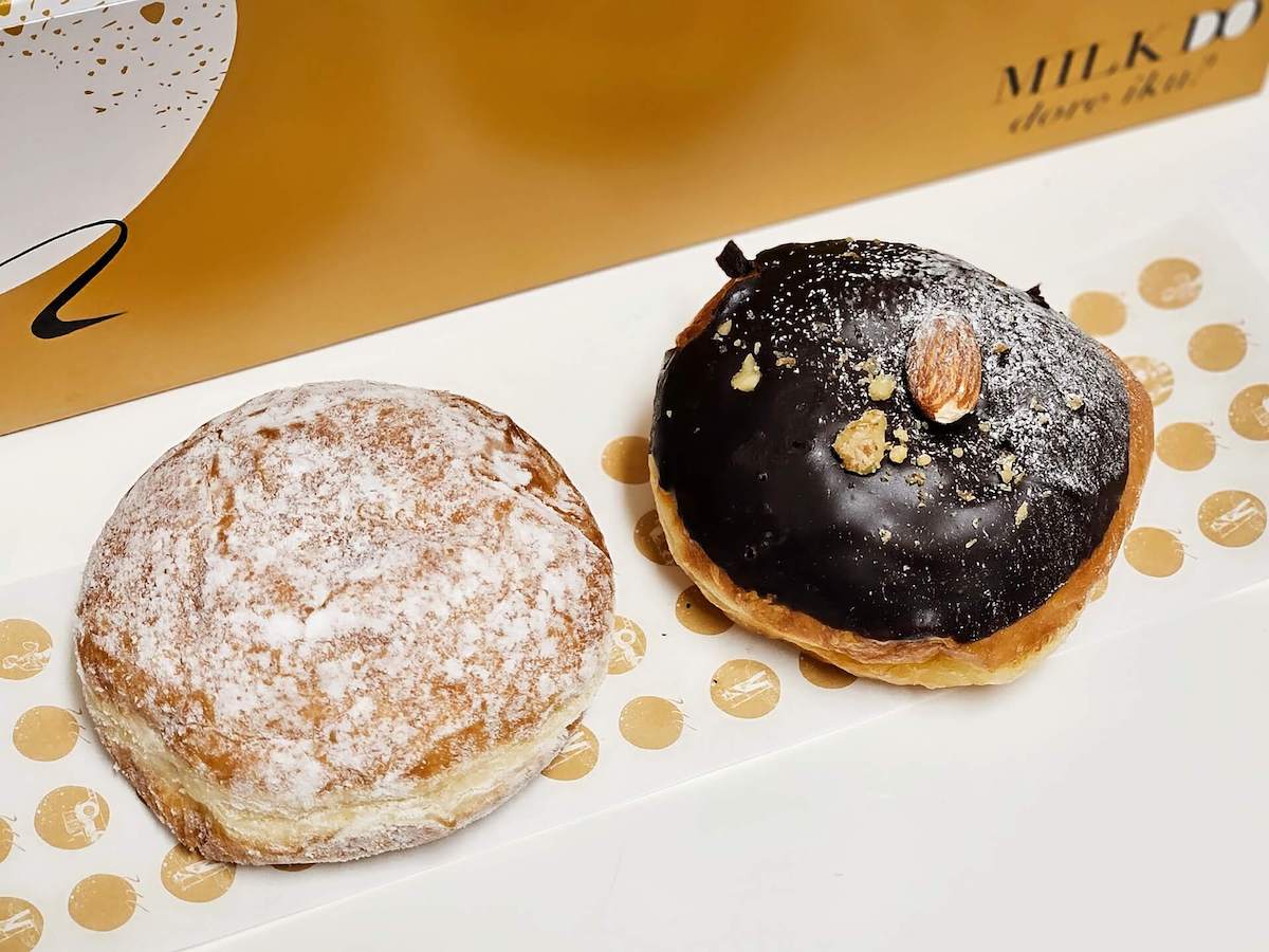 （写真左から）「ミックスシュガー」290円、「ショコラナッツ」400円