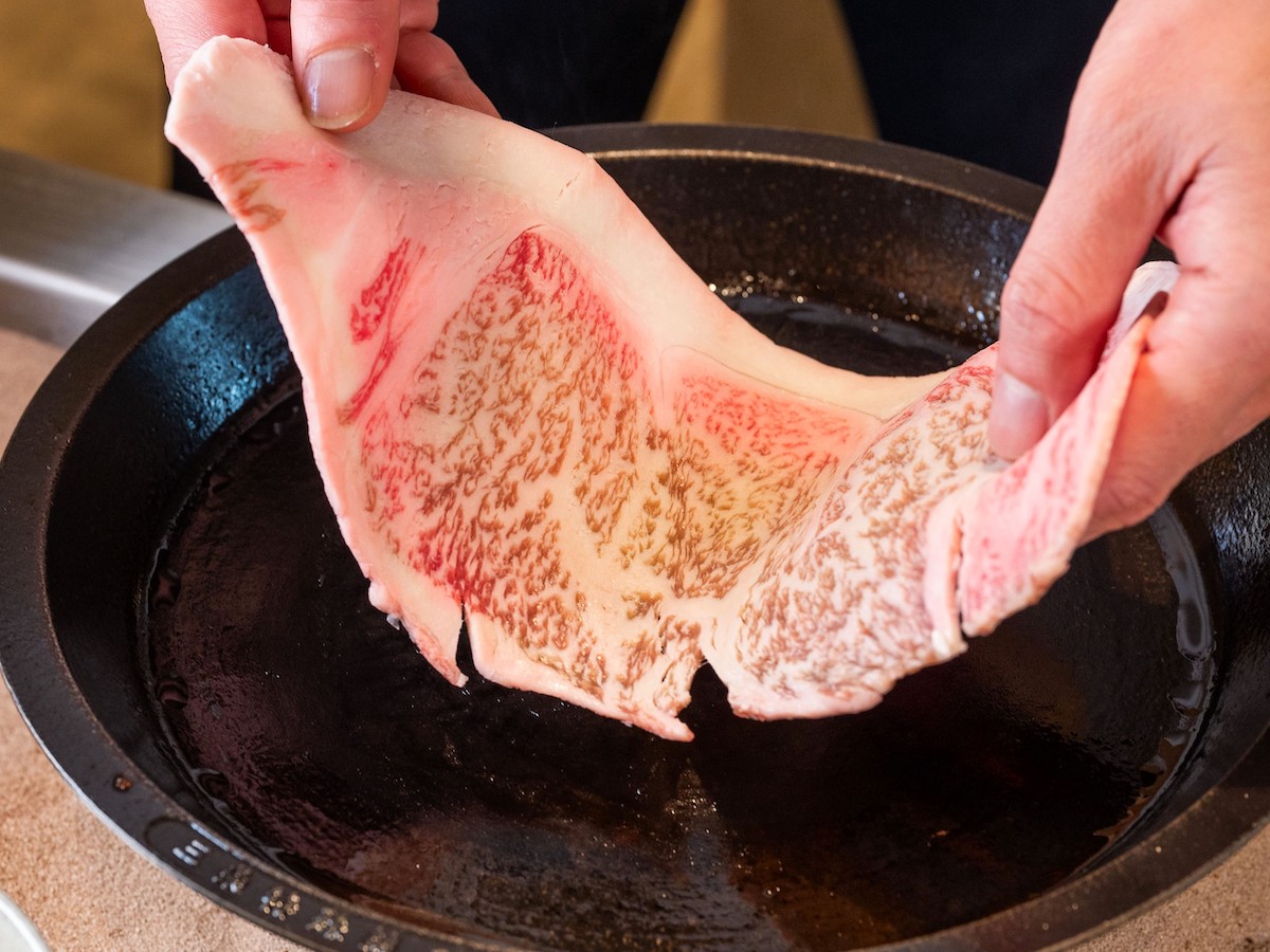 山口県山口市の生産者・福嶋譲二さんによる「阿知須牛」