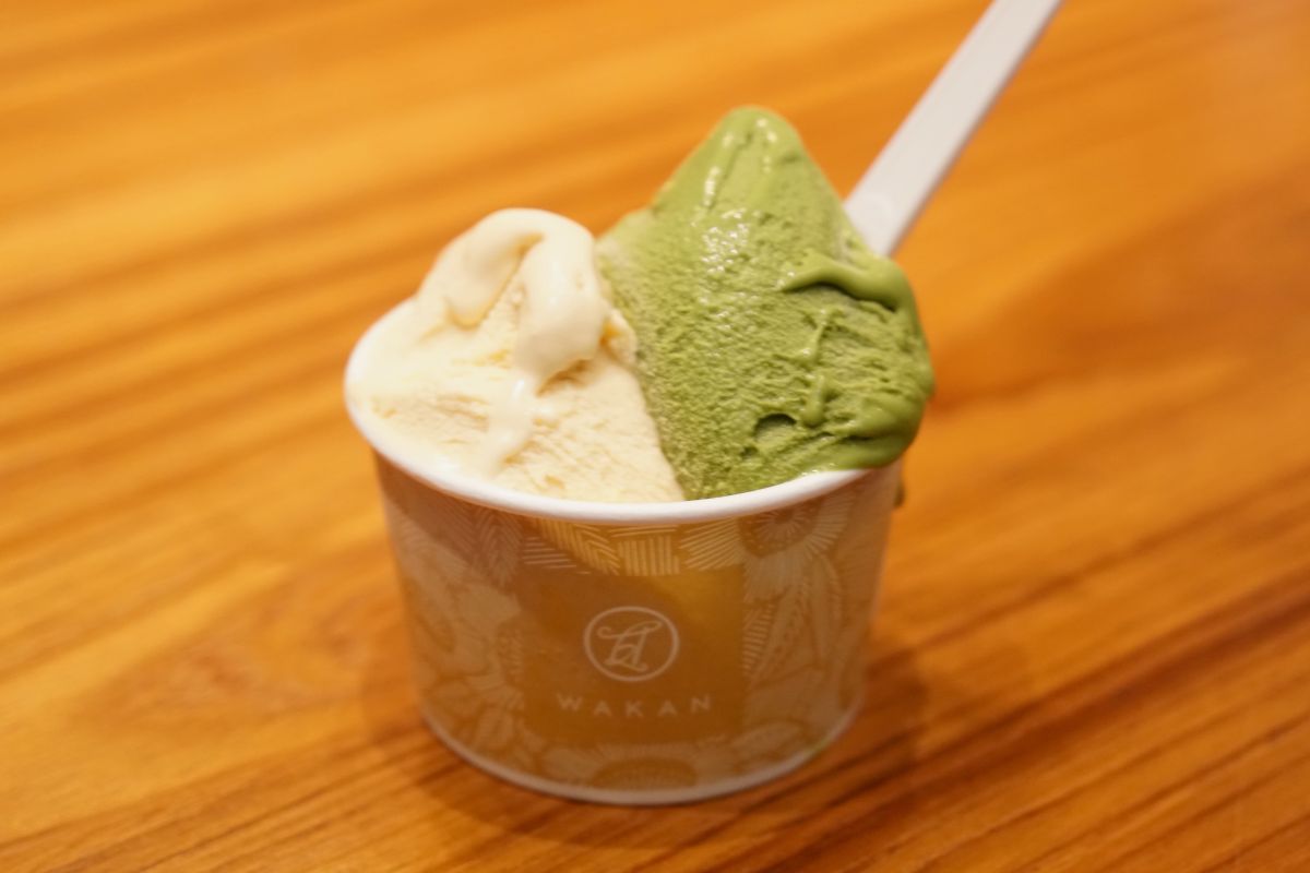 「ジェラート2種盛り（和三盆、宇治抹茶）」626円 ※テイクアウト価格