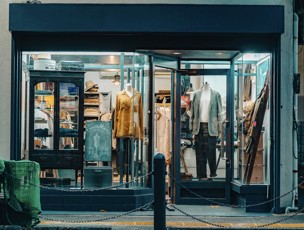 かつての呉服屋をリノベーションした古着屋「From the Morning」