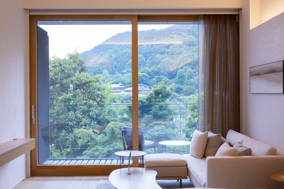 2階の客室「嵐山ビュー ツイン」からの眺め