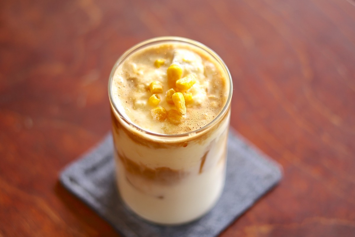 現地では「オクススラテ（オクススは韓国語でとうもろこし」というのだそう。一杯750円