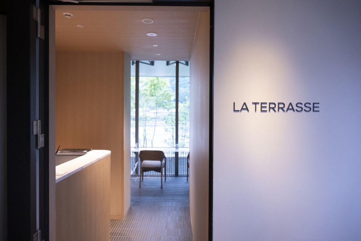 レストラン「MUNI LA TERRASSE」