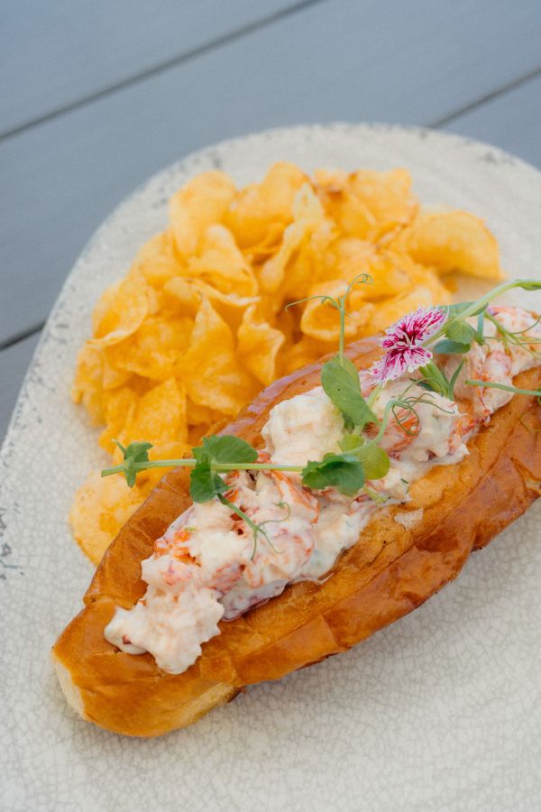 イーストコーストロブスタースタイルロール　$32／ワイキキ・ビーチ・マリオット・リゾート＆スパ