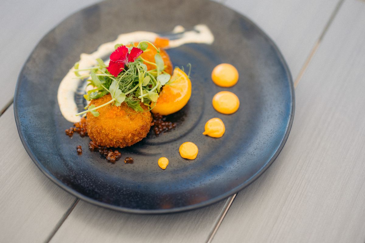 イーストコースト　クラブケーキ(ディナーのみ)　$31／ワイキキ・ビーチ・マリオット・リゾート＆スパ