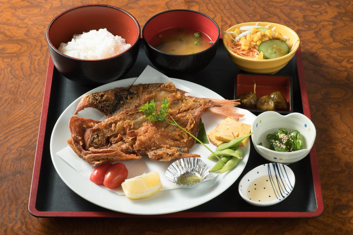 「魚から揚げ定食」1800円