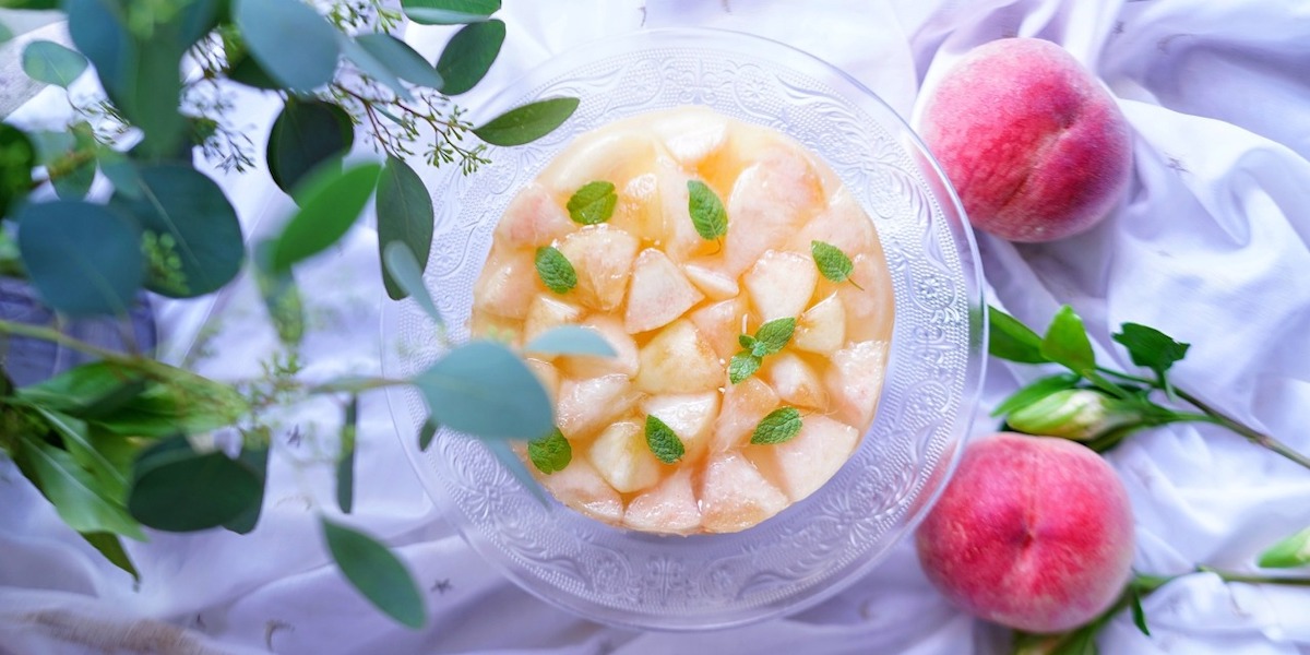 ほんのりピンクがかわいい！簡単！桃のレアチーズケーキ【kyoko_plusのレシピ＆テーブルコーデvol.70】