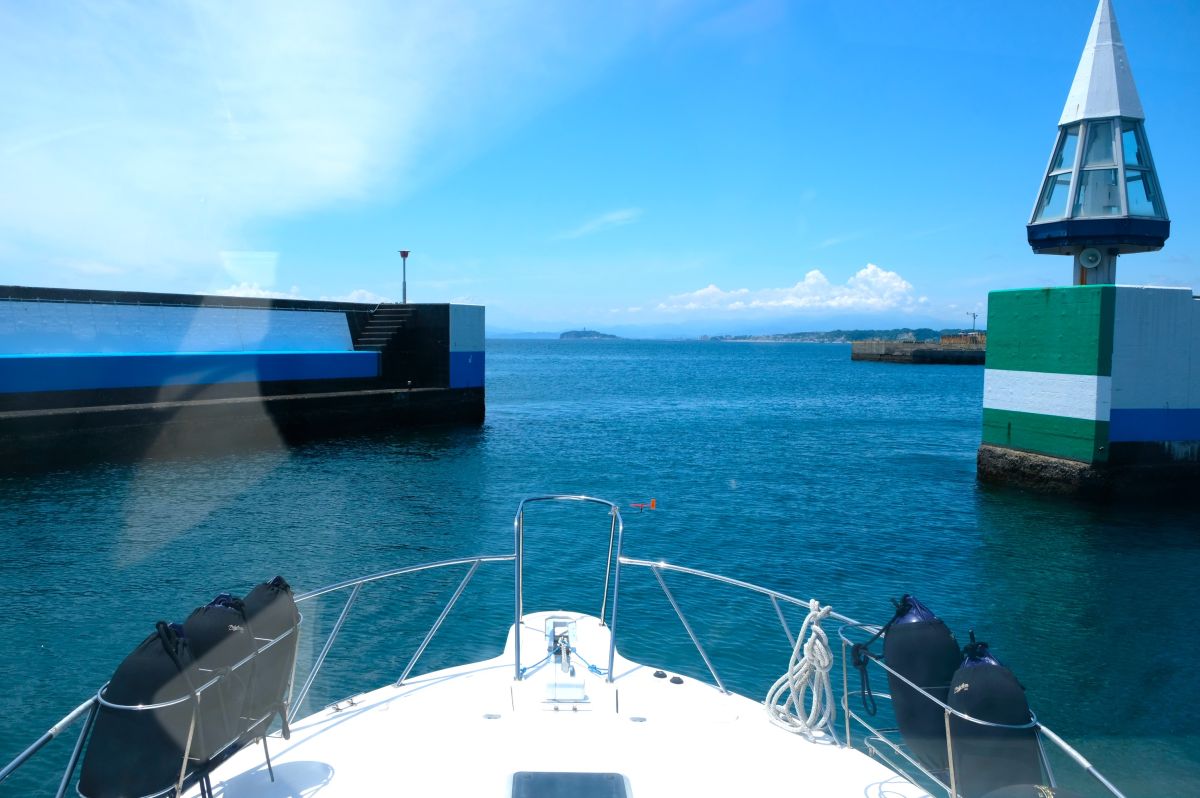 壁と壁の間を抜けていざ海へ！