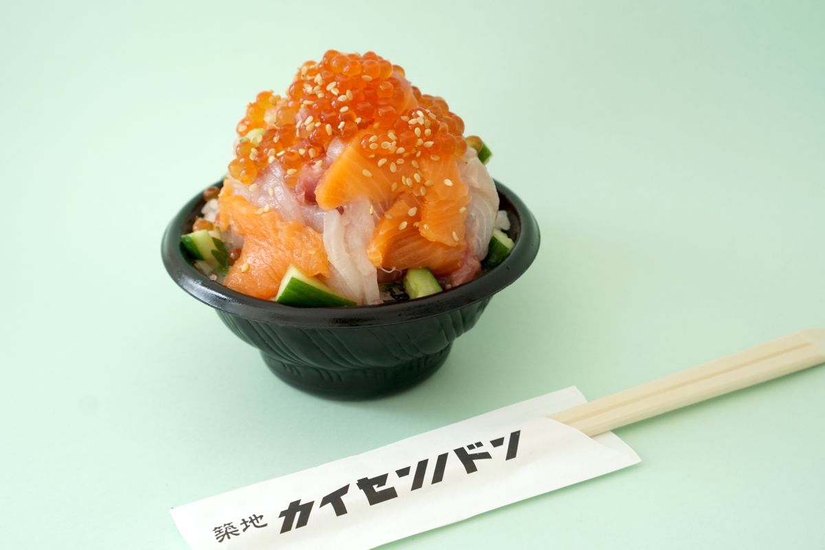 「つきじめしトッピング(ブリ、サーモン、鯛)」1860円