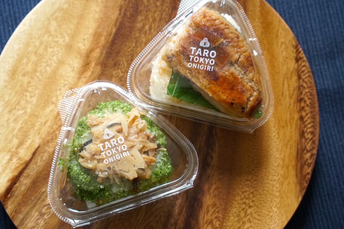 左から「ホタテ塩麹バター」300円、「静岡県産うなぎ 奈良漬け添え」720円